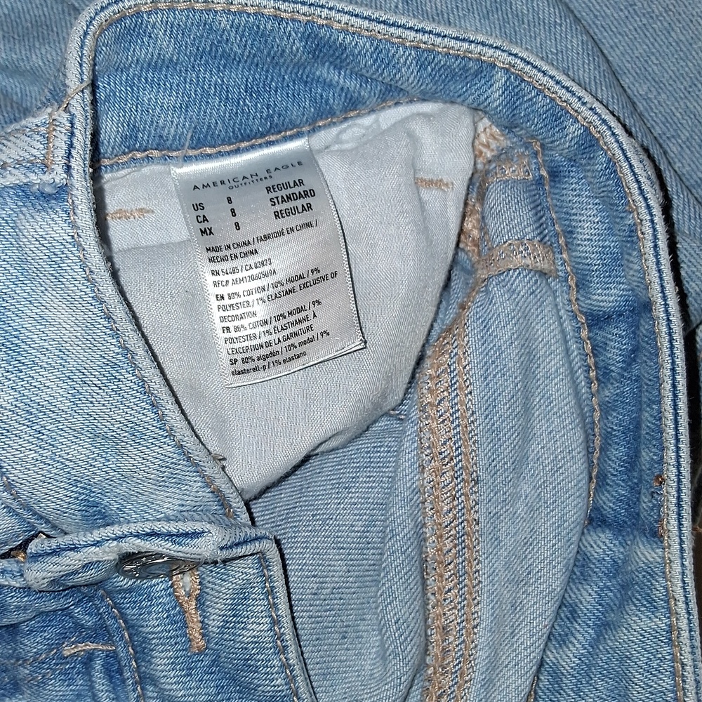 American Eagle Mom Straight Jean - Picture 9 of 9
